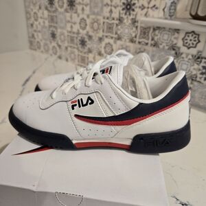 Fila KIDS White and Navy Sneakers-New--Kids Unisex Size 4Y